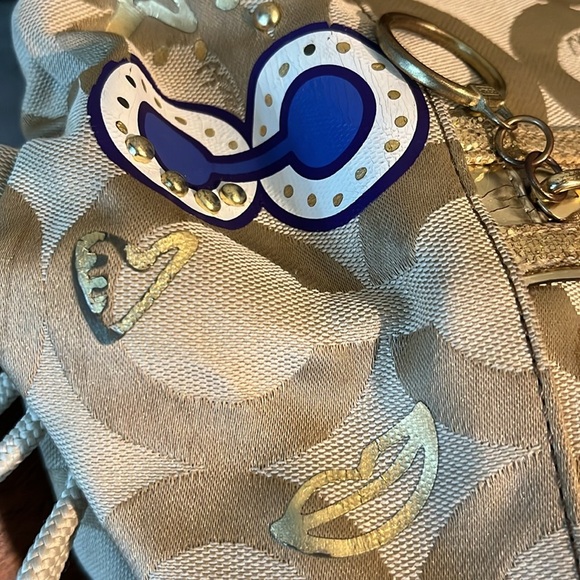 Coach Poppy Rare 15311 signature C Tan & Gold Op Art Graffiti vinyl & Bling - Picture 10 of 17